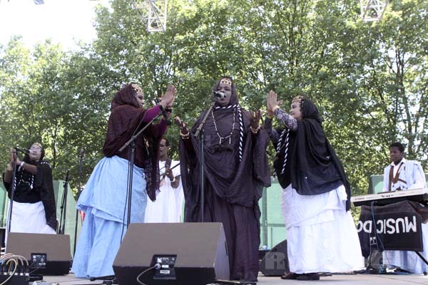 GROUP DOUEH - 2011-05-28 - PARIS - Parc de la Villette - 